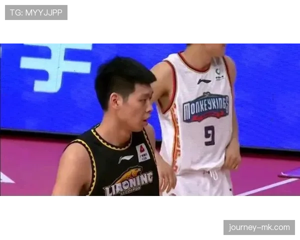 贾一凡拎着LV菜篮逛小区超市，赛场那股高冷气质一下破功